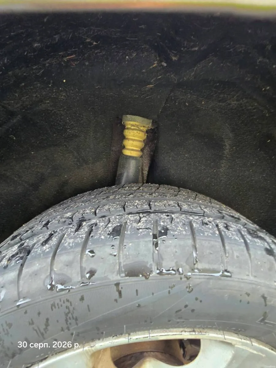 Car - Image 3