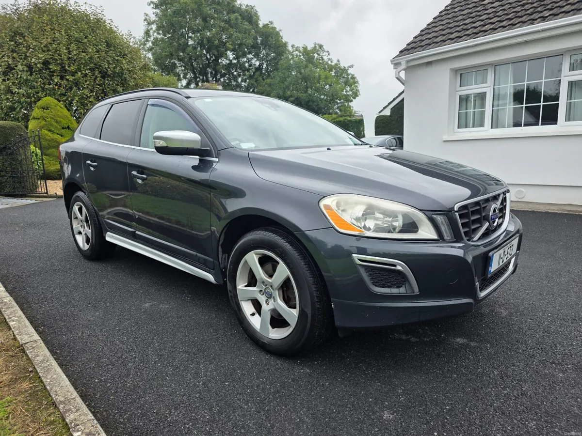VOLVO XC60 D3. R-DESIGN FWD - Image 4