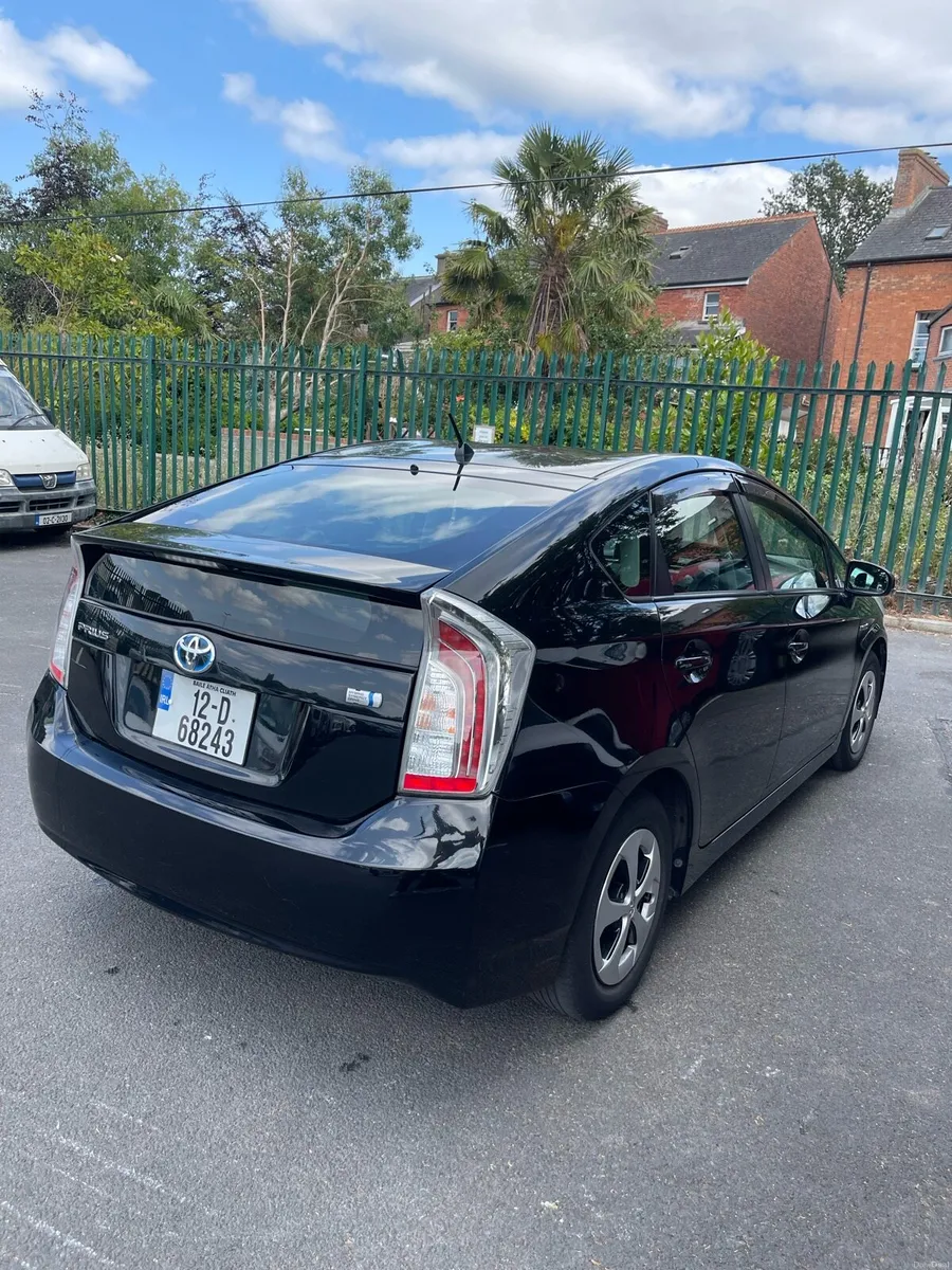 Toyota Prius - Image 4
