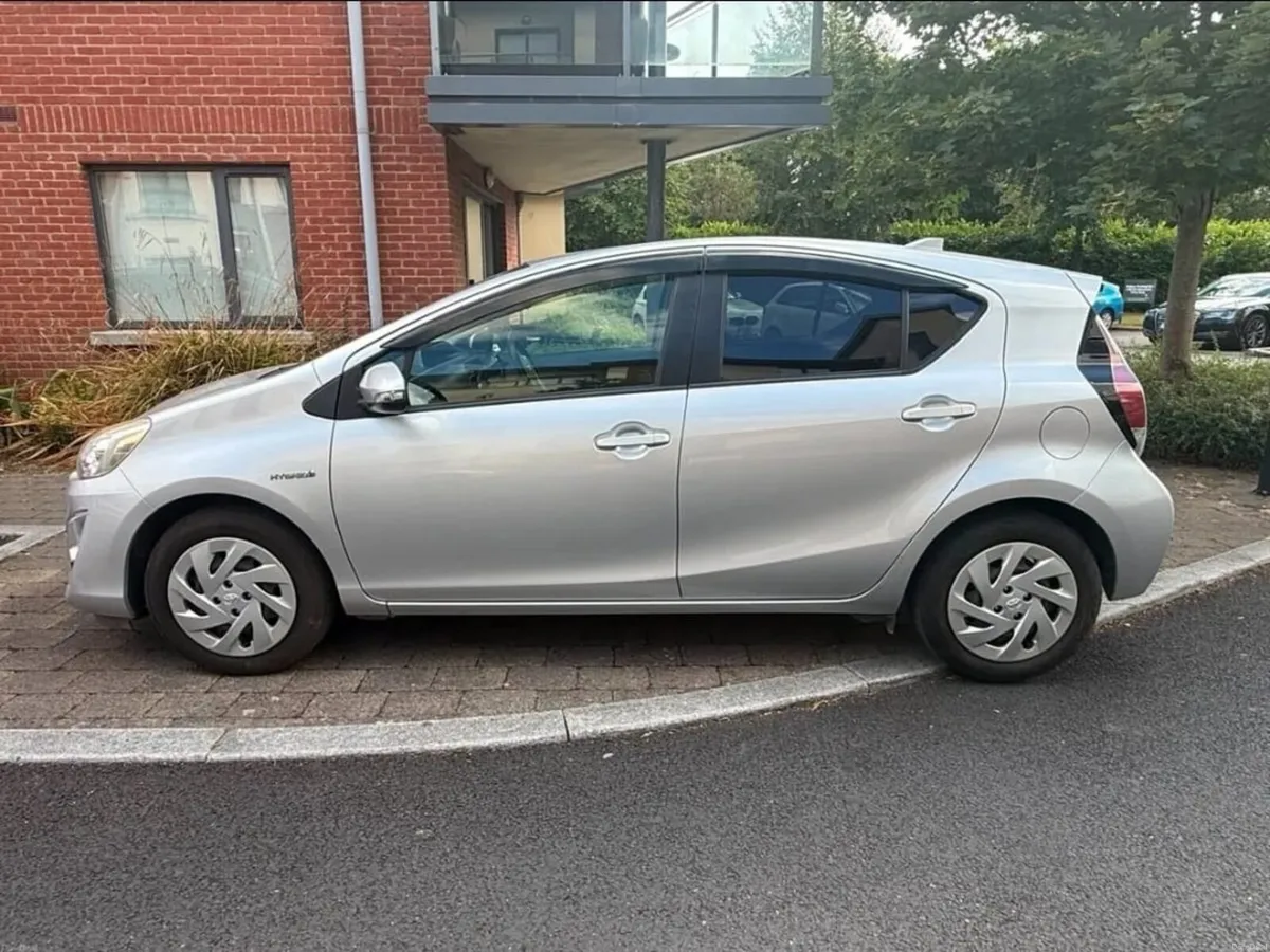 Toyota Aqua  2016 1.5 Petrol Hybrid Auto 77KM - Image 4