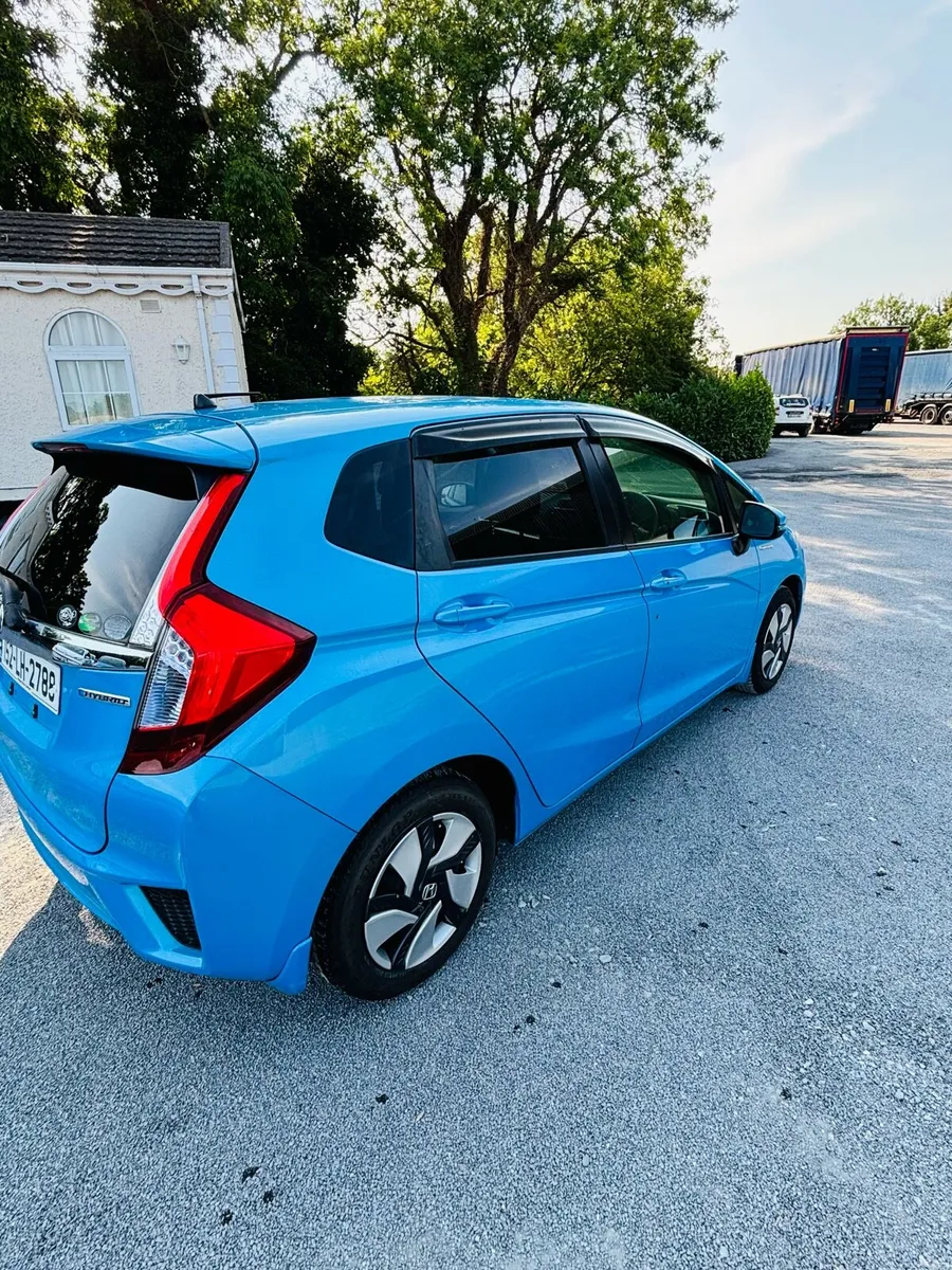 Honda Fit Hybrid 2015 - Image 5