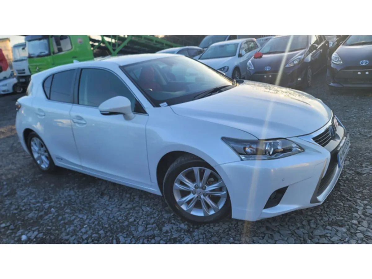 Lexus CT Version C - 1.8L Automatic Petrol self-ch - Image 4