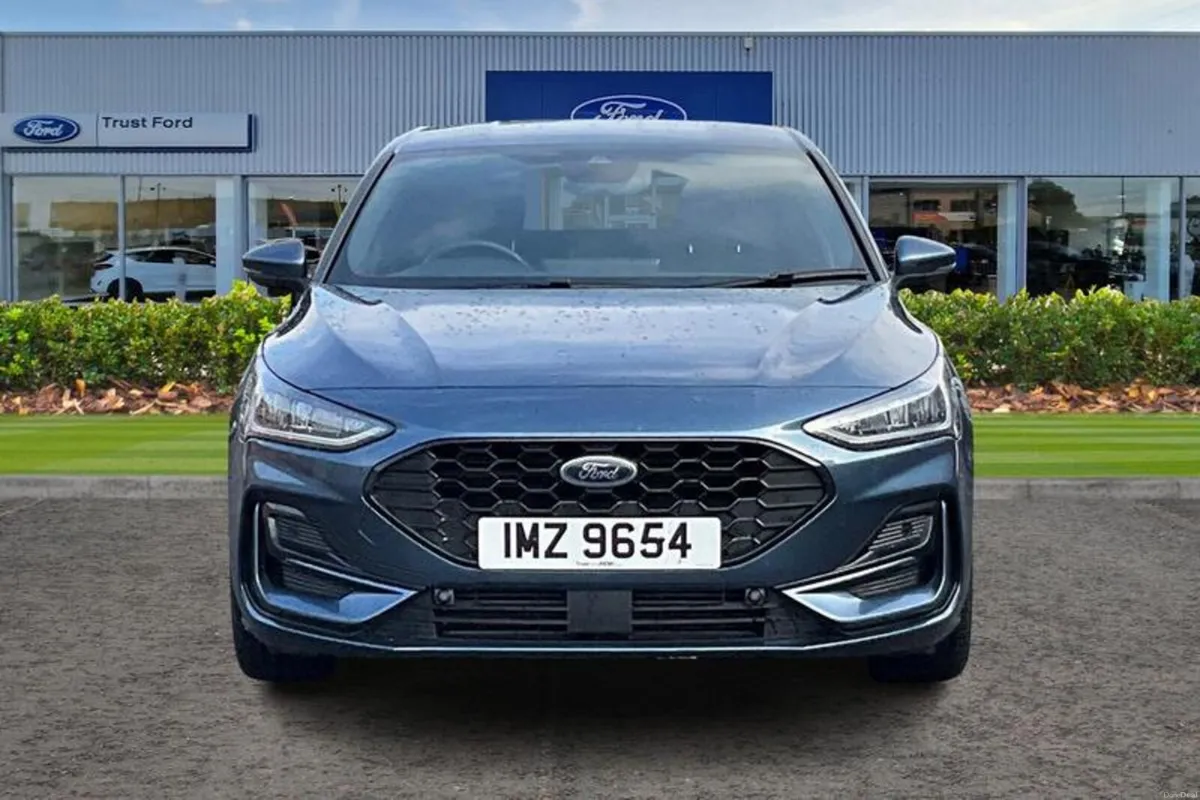 Ford Focus 1.0T EcoBoost MHEV ST-Line Hatchback 5d - Image 6