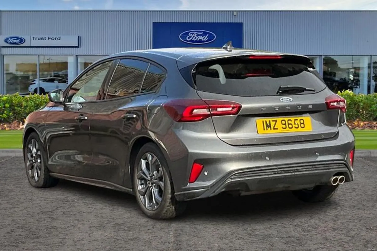 Ford Focus 1.0T EcoBoost MHEV ST-Line Hatchback 5d - Image 2