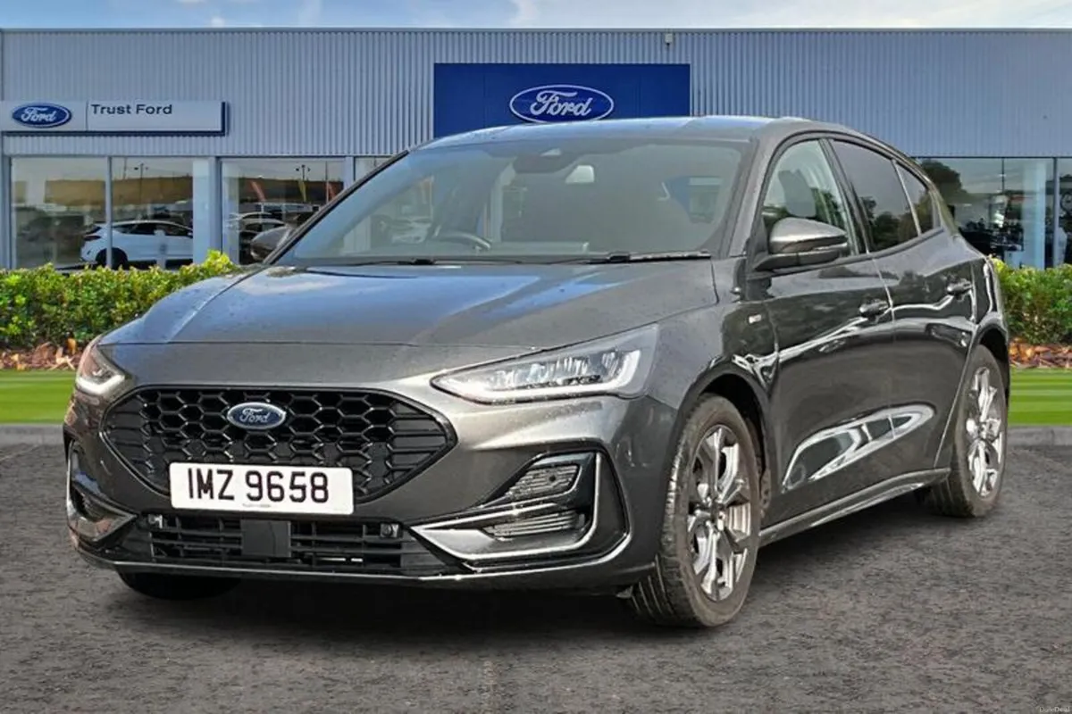 Ford Focus 1.0T EcoBoost MHEV ST-Line Hatchback 5d - Image 5