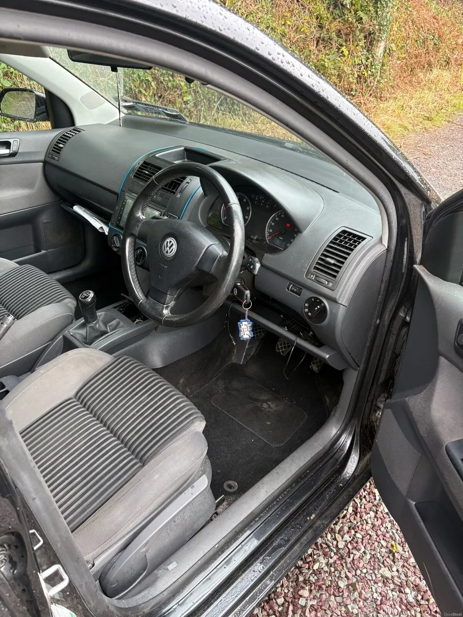 Volkswagen polo - Image 5