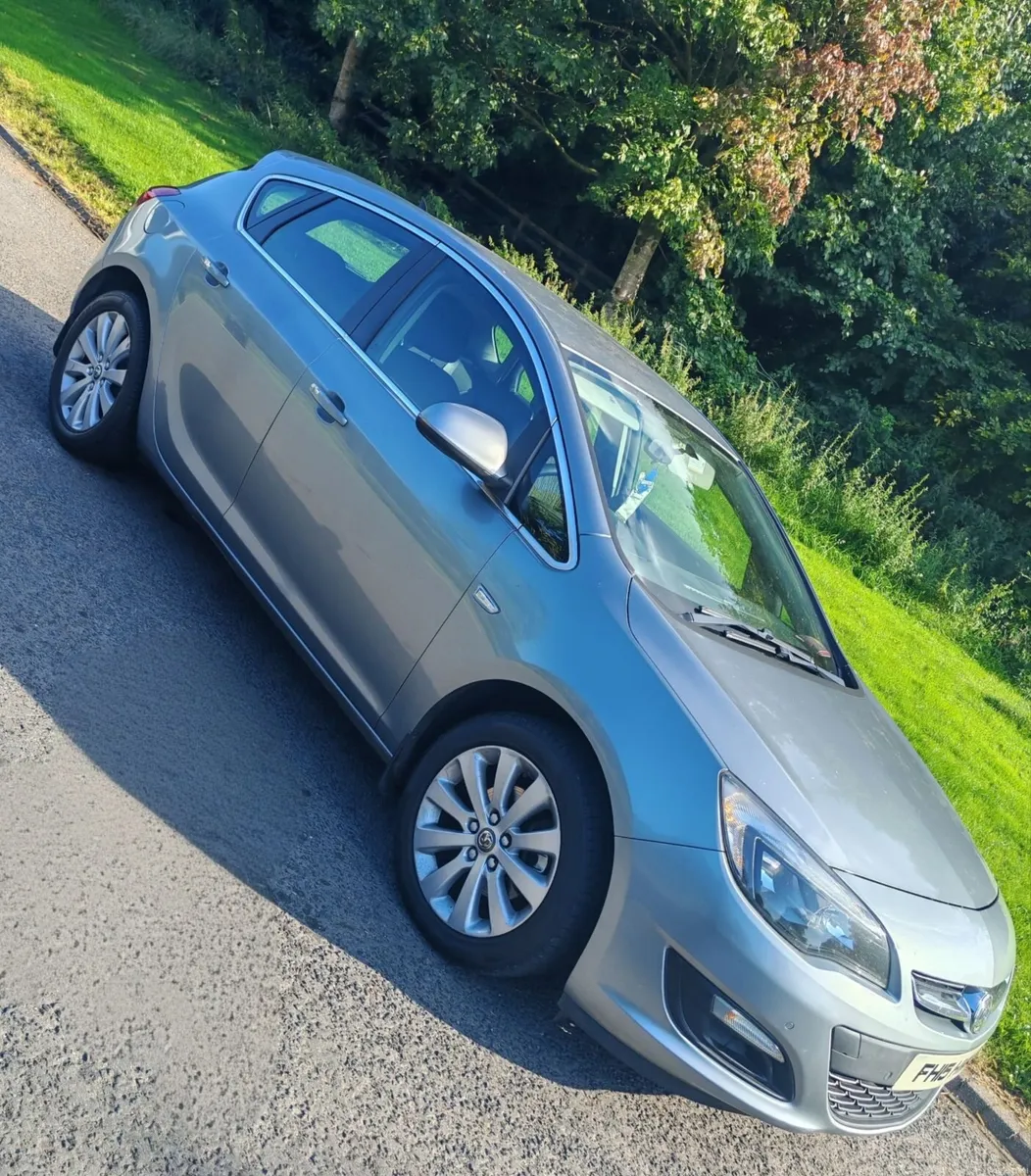 Vauxhall Astra 2015 - Image 1