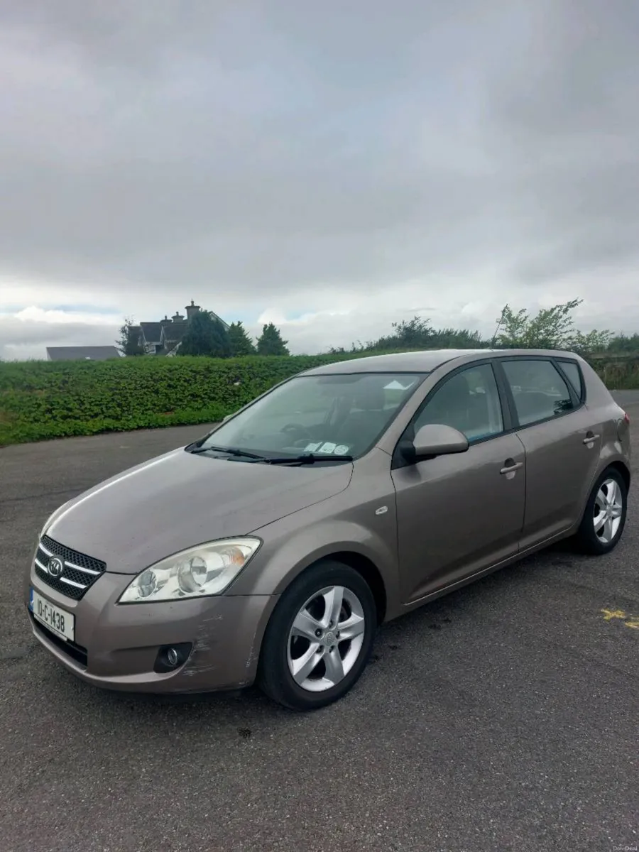 Kia Ceed 2010 - Image 2