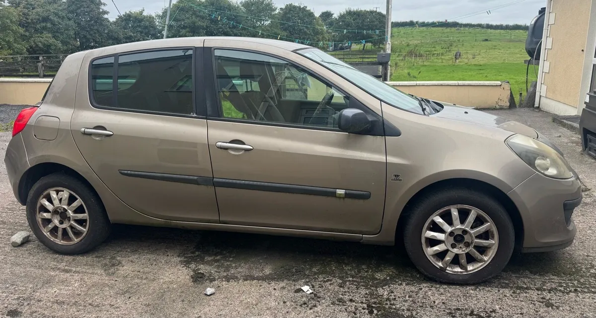 2008 Renault Clio for parts - Image 2