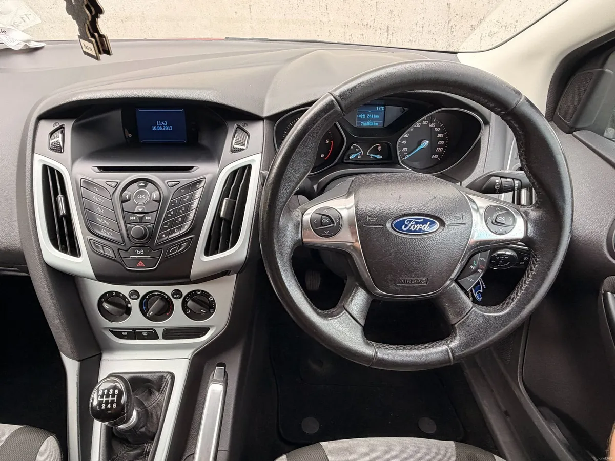 Ford Focus 2012 - Image 2