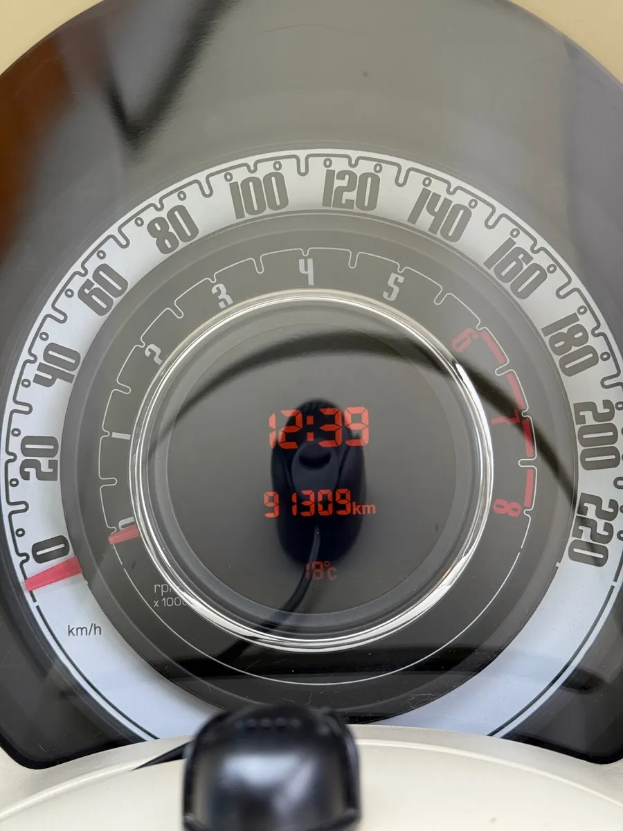 2012 Fiat 500 Lounge  0.9 TwinAir Auto - Image 4