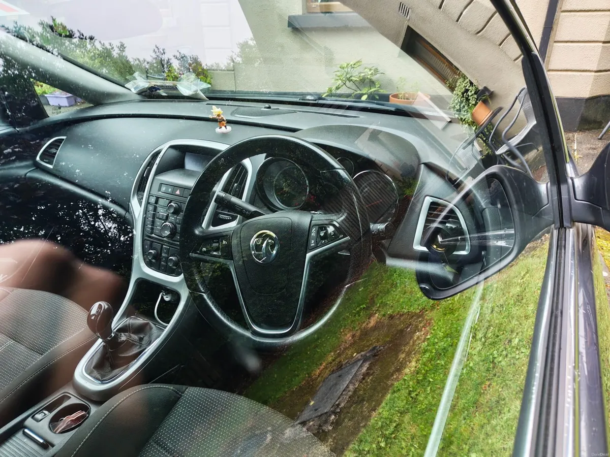 Vauxhall Astra 2010 - Image 3