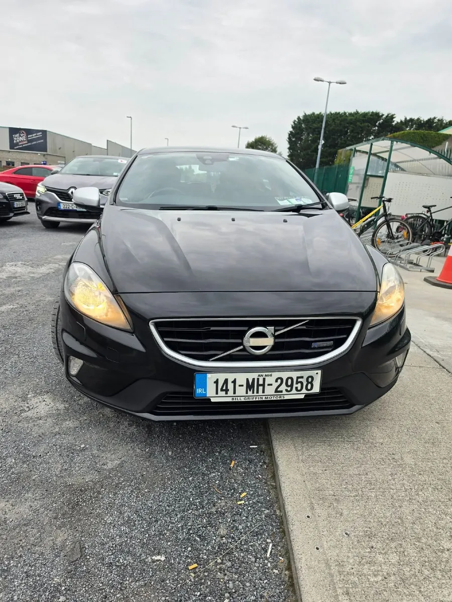 Volvo V40 2014 - Image 1