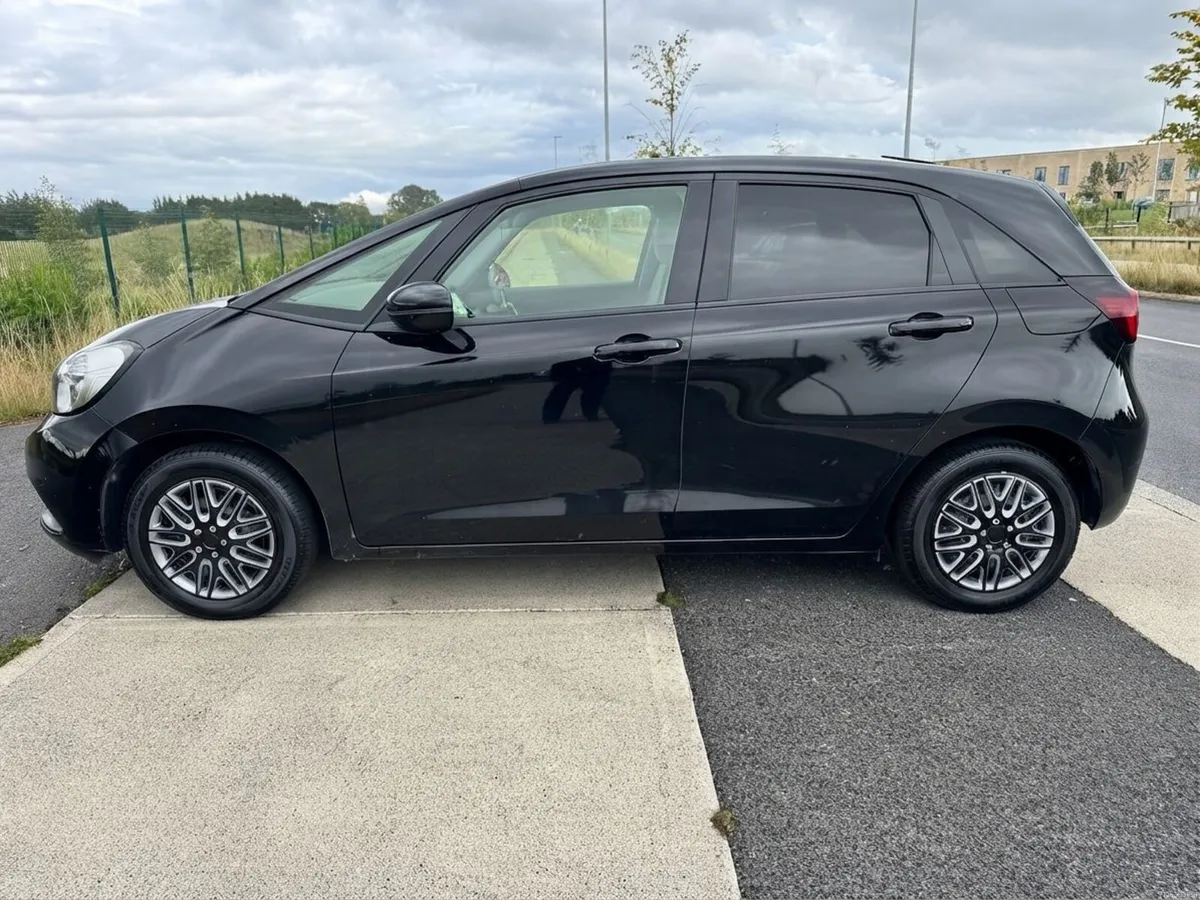 Honda Fit 2023 - Automatic - Top spec Extras - Image 4
