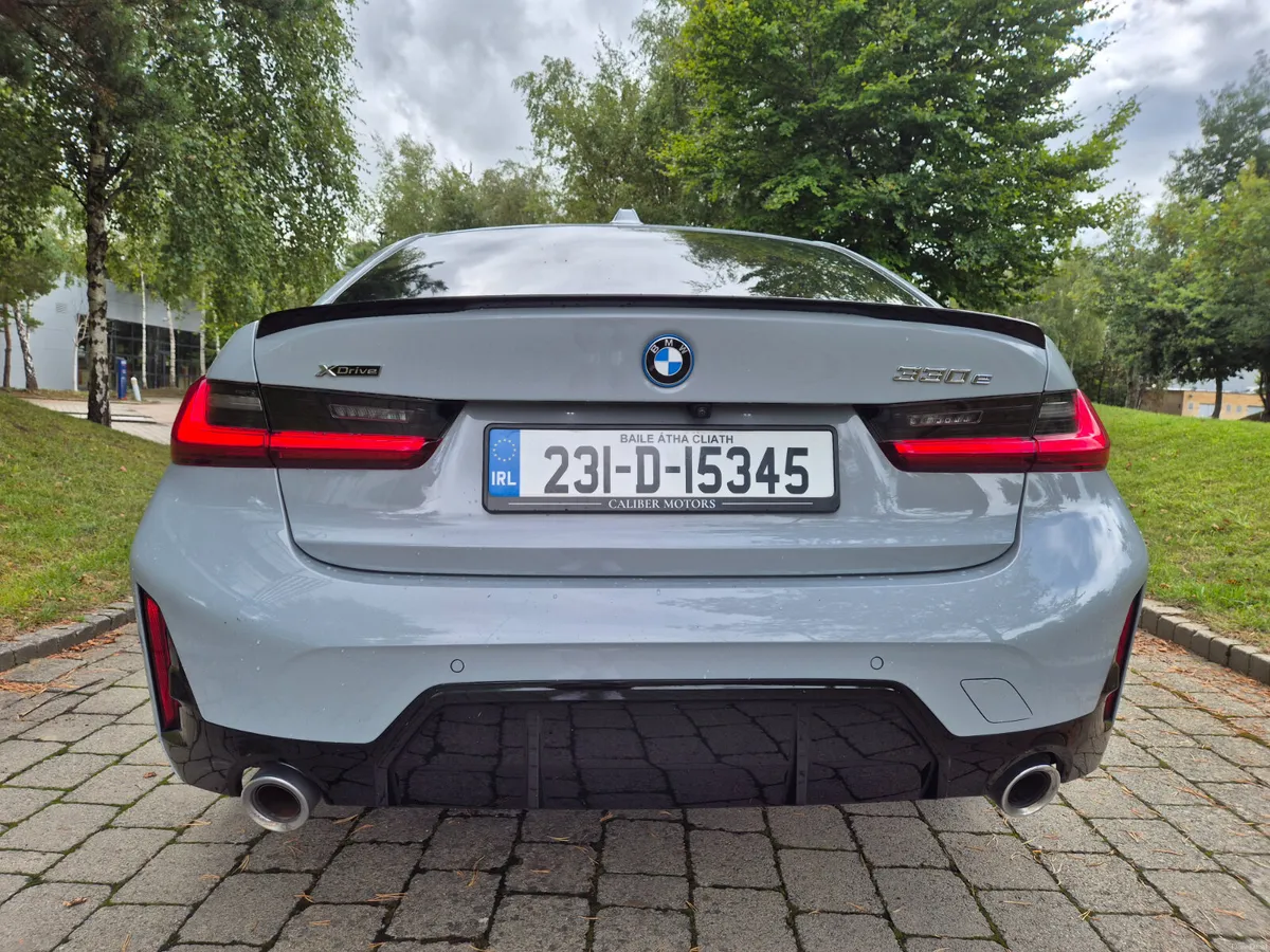 BMW 330e XDrive MSport INDIVIDUAL - Image 6