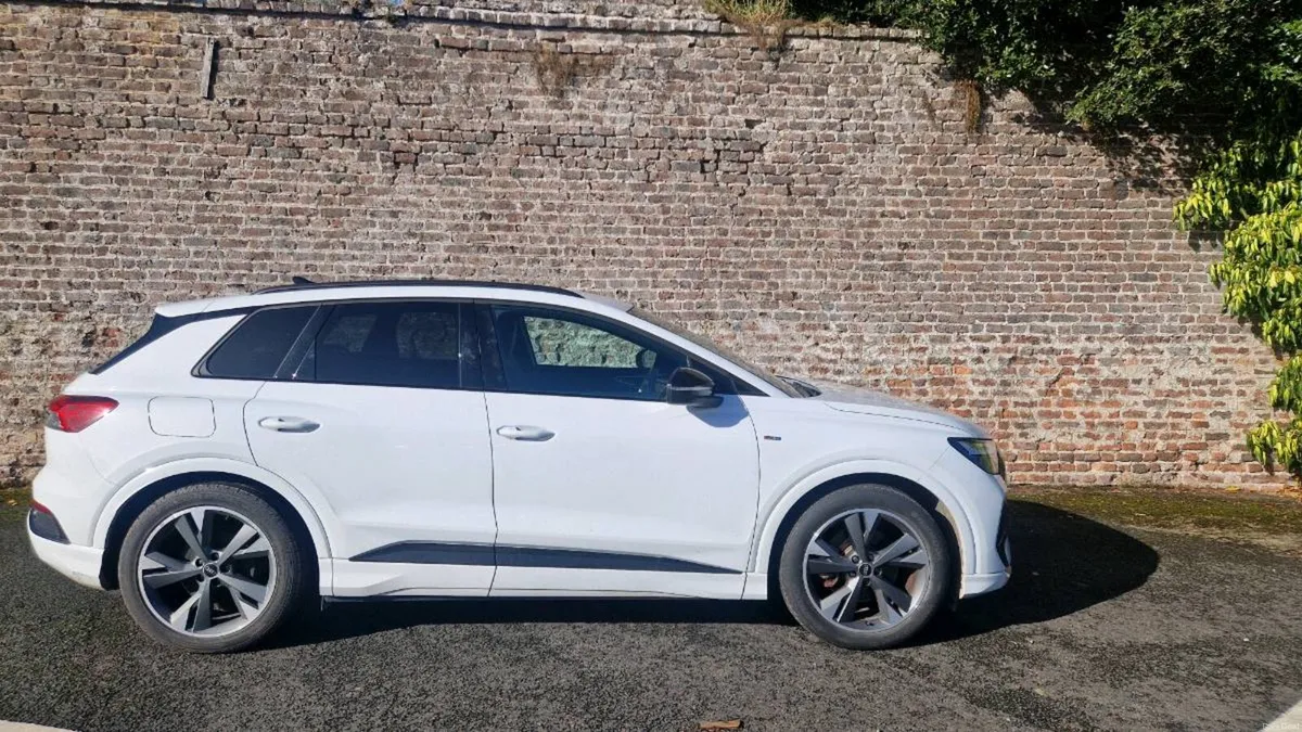 AUDI Q4 - Image 5