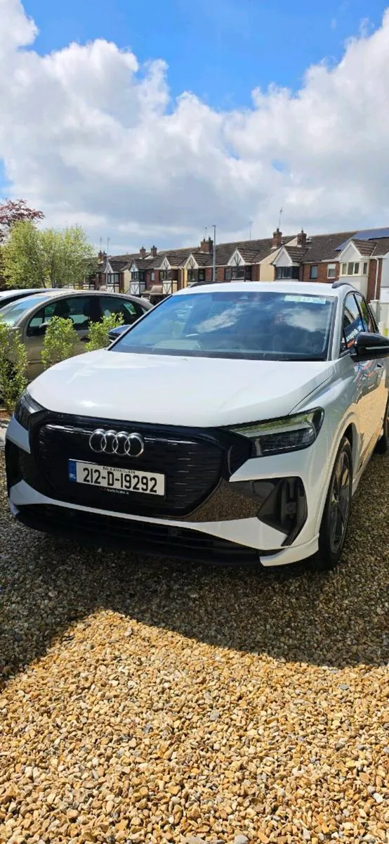 AUDI Q4 - Image 1