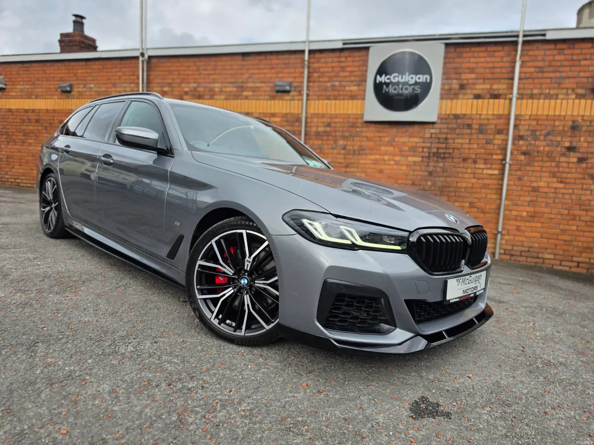 BMW 520D M-SPORT PRO TOURNING - Image 1
