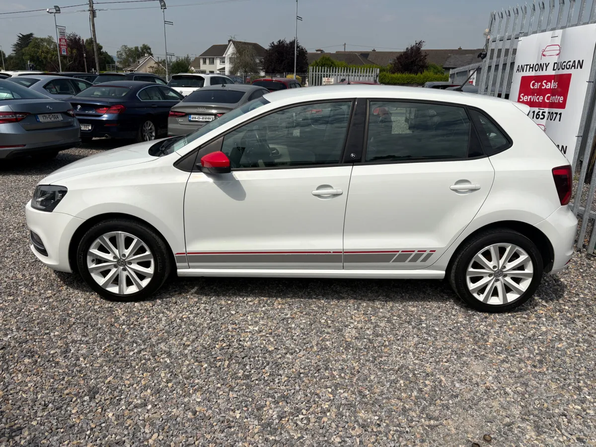 2017 Volkswagen polo Beats  Automatic - Image 6