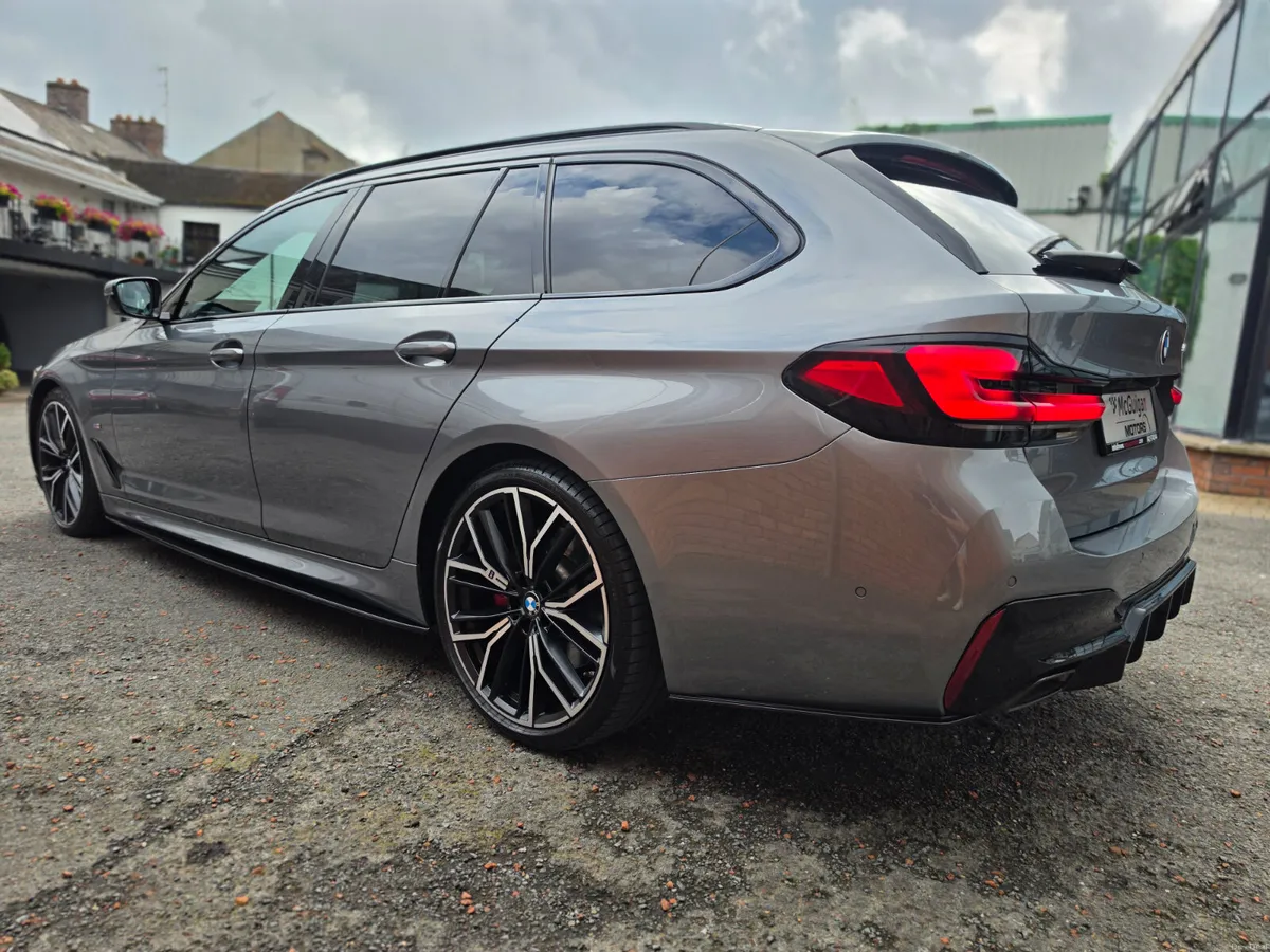 BMW 520D M-SPORT PRO TOURNING - Image 5