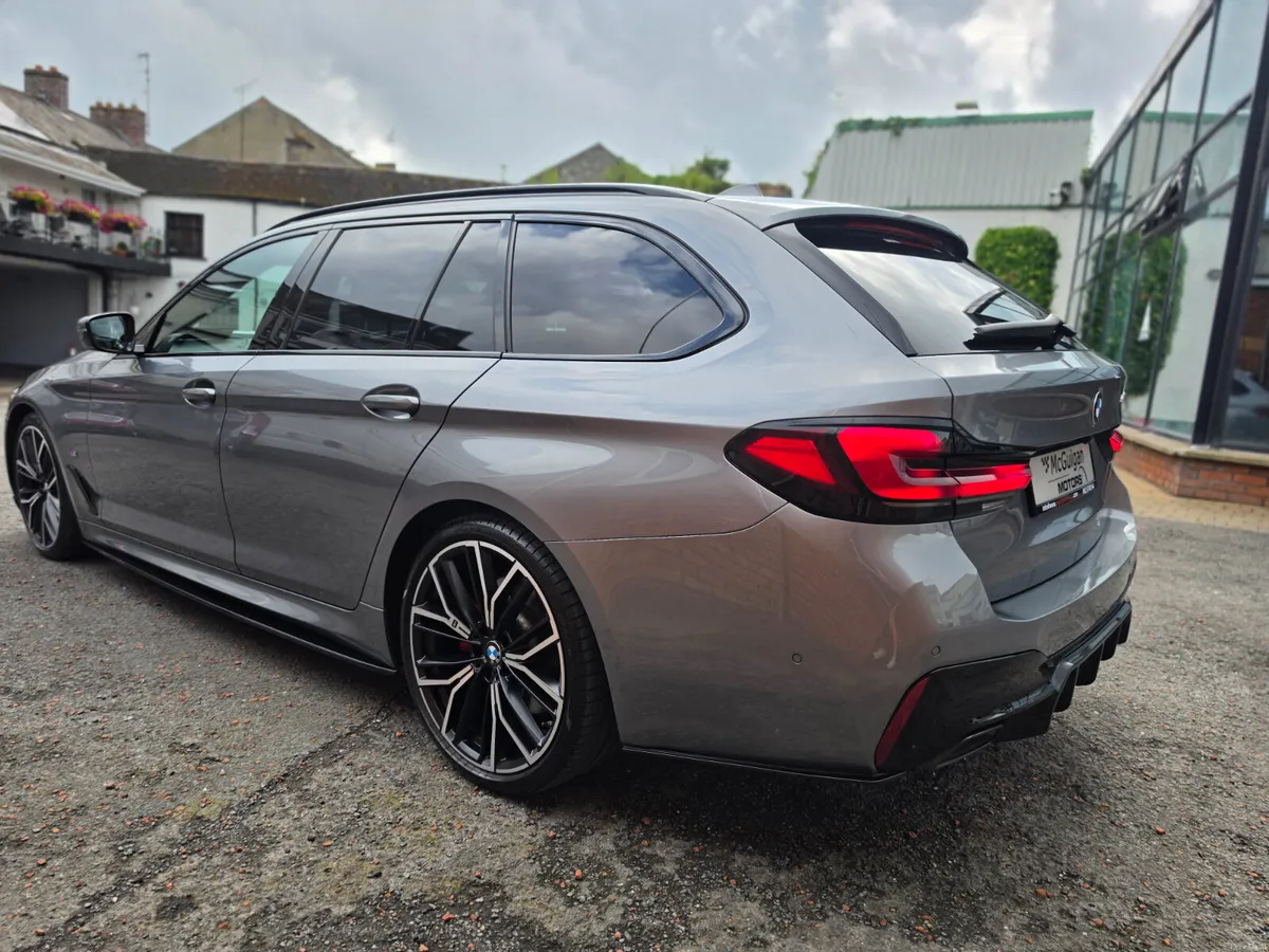 BMW 520D M-SPORT PRO TOURNING - Image 6