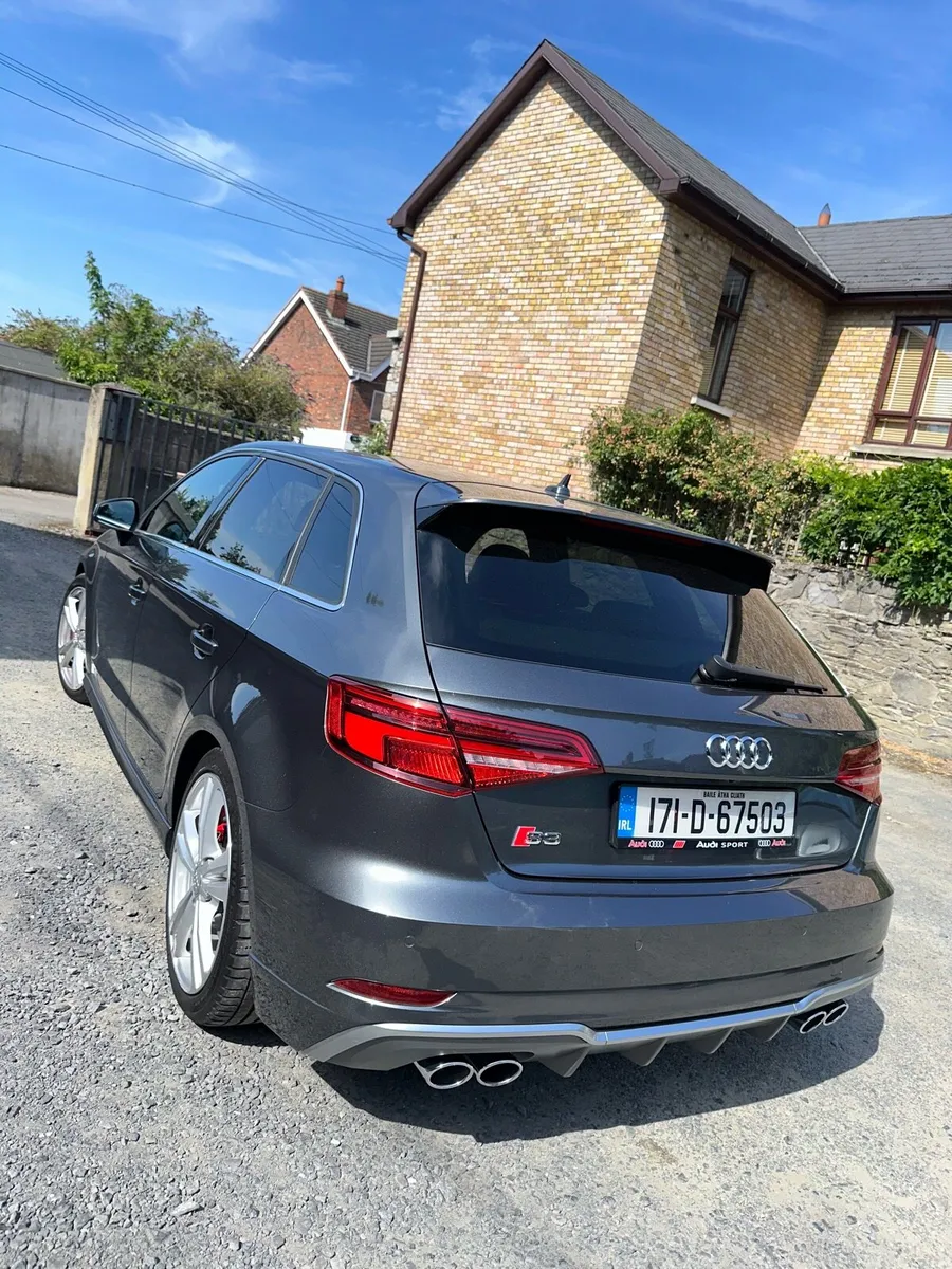 Car - Image 3