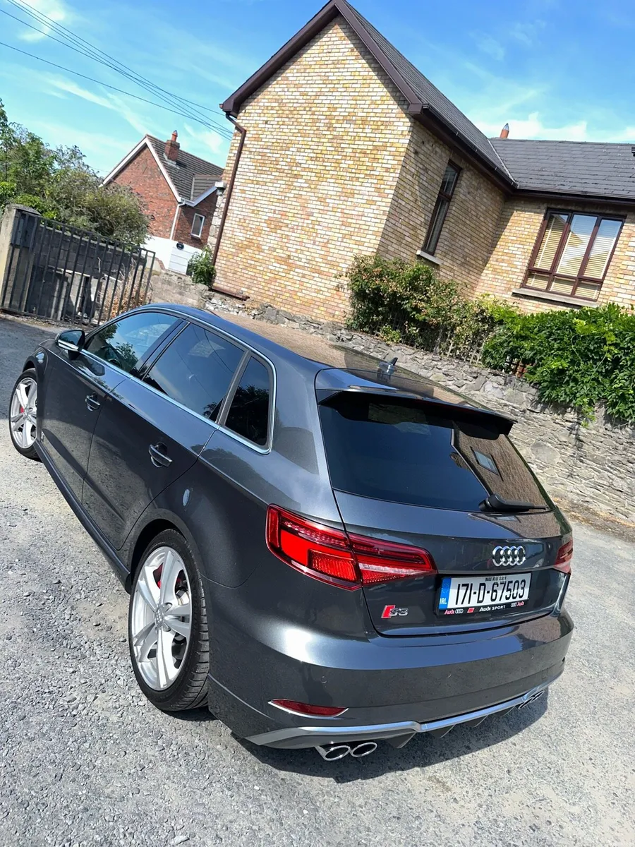 Car - Image 4