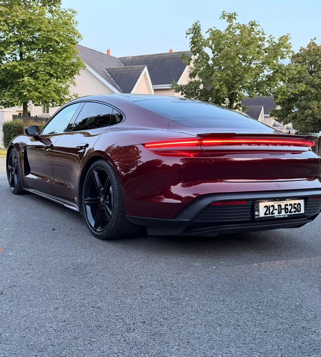 Porsche Taycan 2021 - Image 4