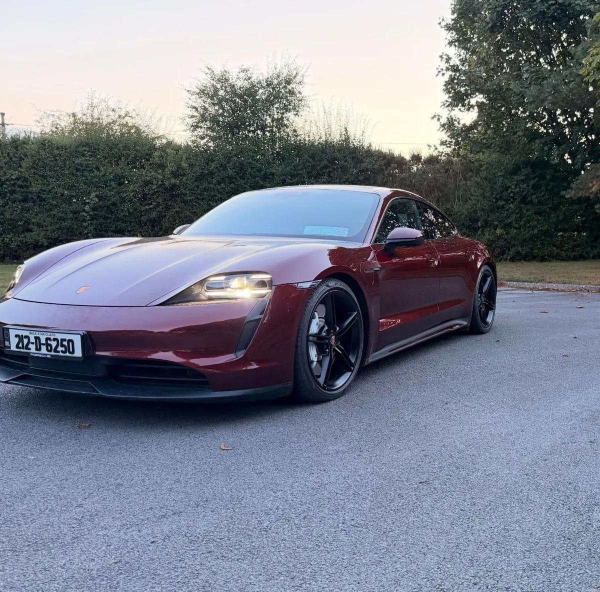 Porsche Taycan 2021 - Image 3