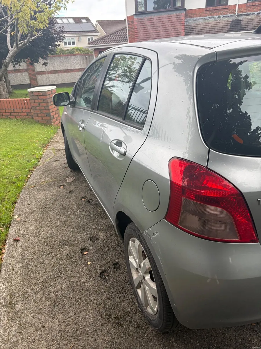 Toyota Yaris 2007 - Image 2