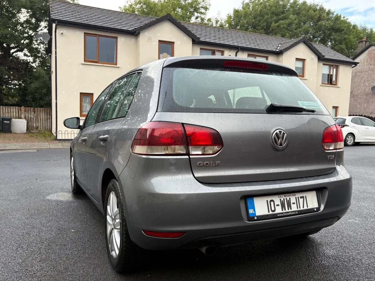 Volkswagen Golf 2010 - Image 4