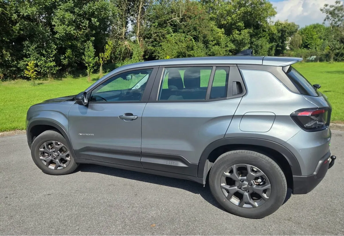 Jeep Avenger Longitude 1.2 Petrol - Image 6