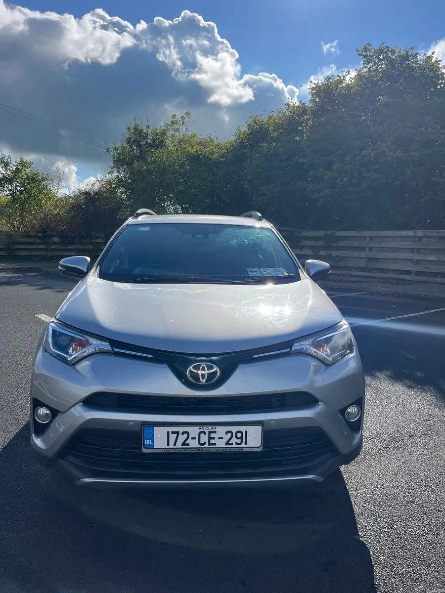 2017 Toyota Rav 4 Sol - Image 4