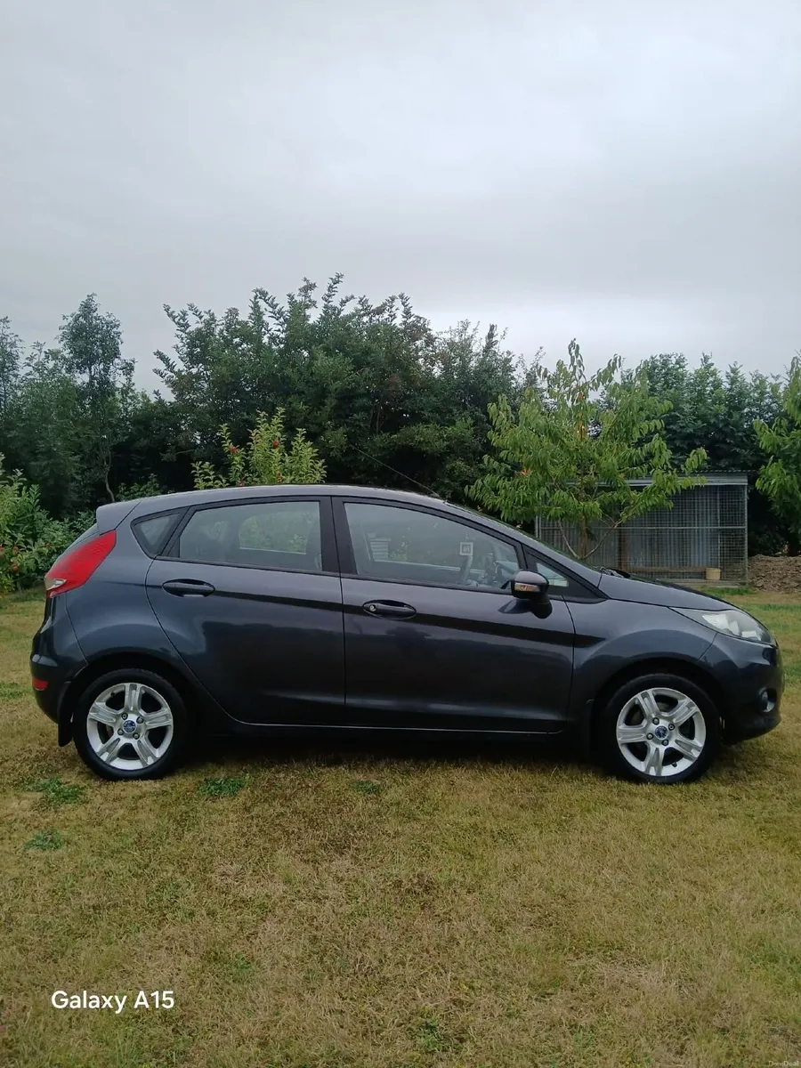 Ford Fiesta 2009 - Image 2