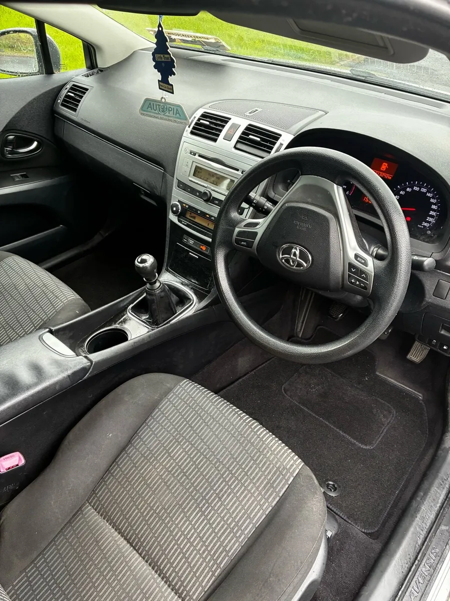 Toyota avensis - Image 3