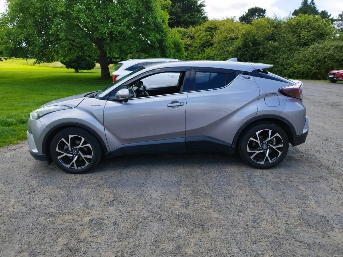 2017 Toyota C-HR 1.8 Hybrid SOL – TOP SPEC - Image 5