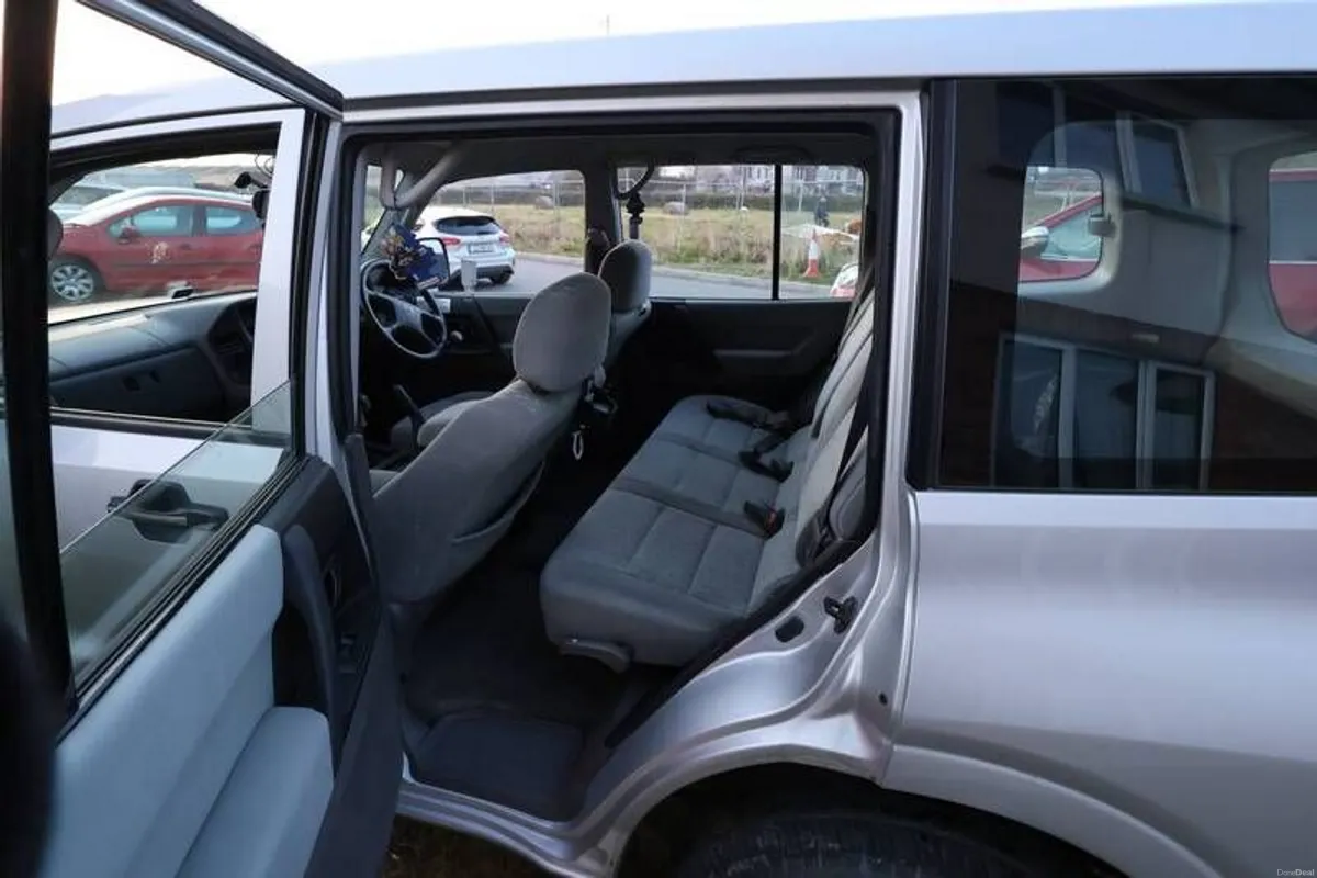 2000 Mitsubishi Pajero 3.5 V6 petrol - Image 5