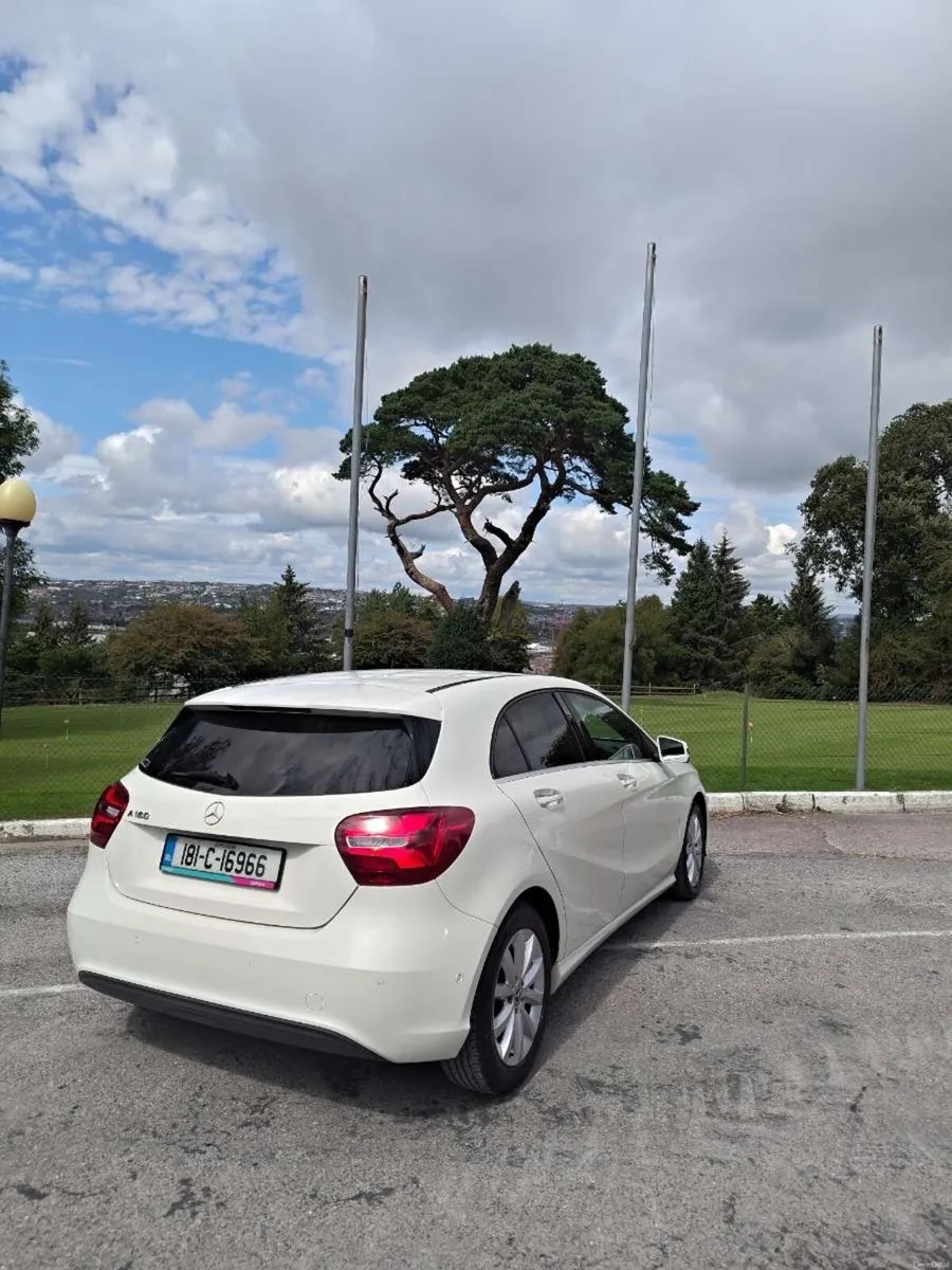 A180 white Mercedes Benz - Image 4