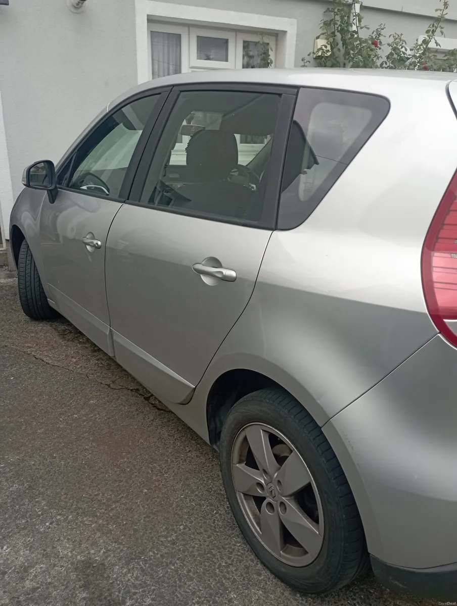 Renault Scenic 2011 - Image 2