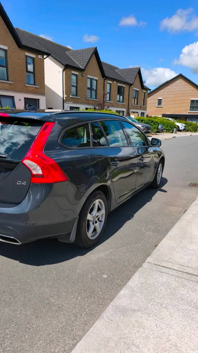 Volvo D4. V60 - Image 1