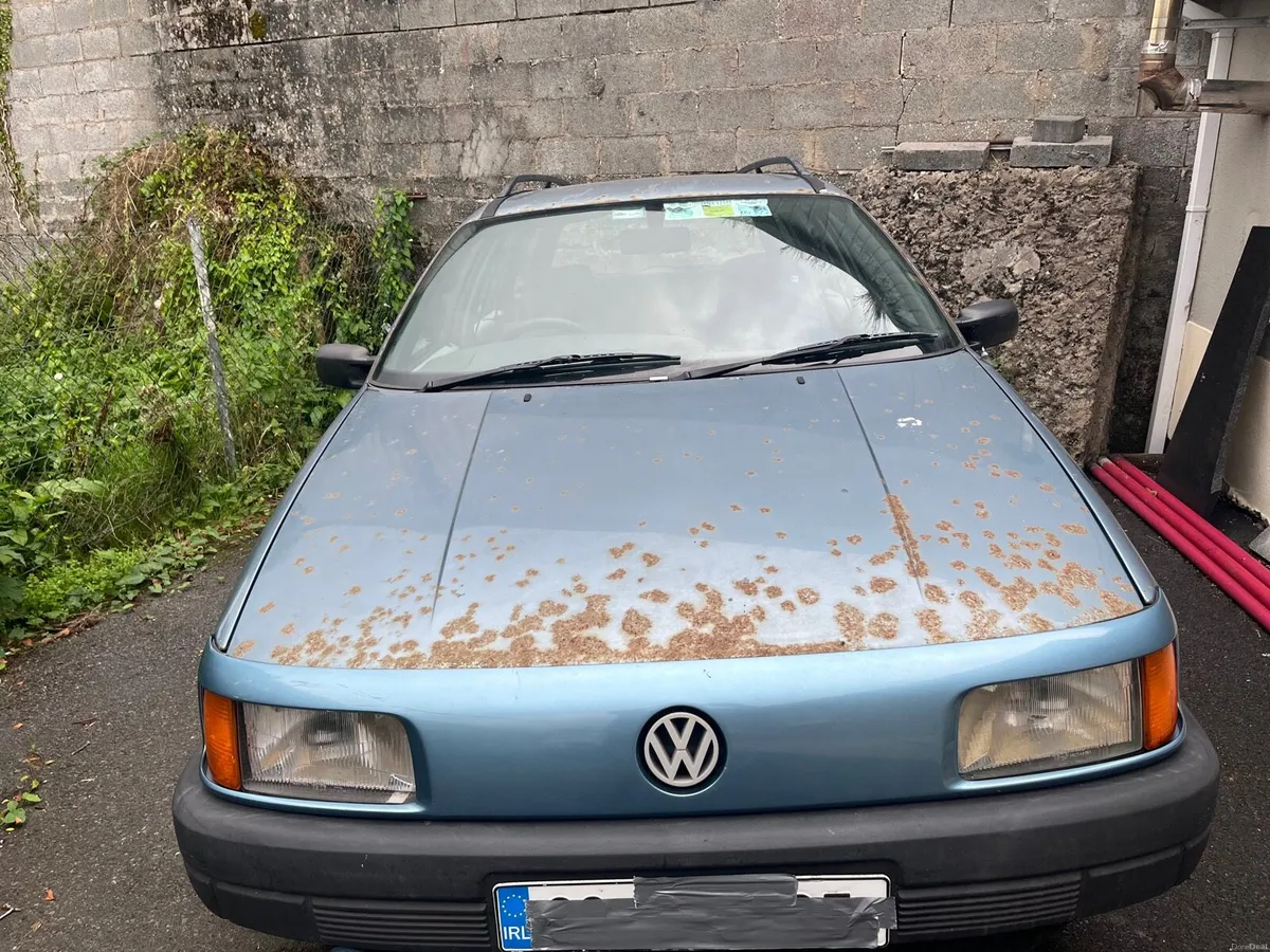 VW Passat Estate B3 CL 1.8 - Image 1