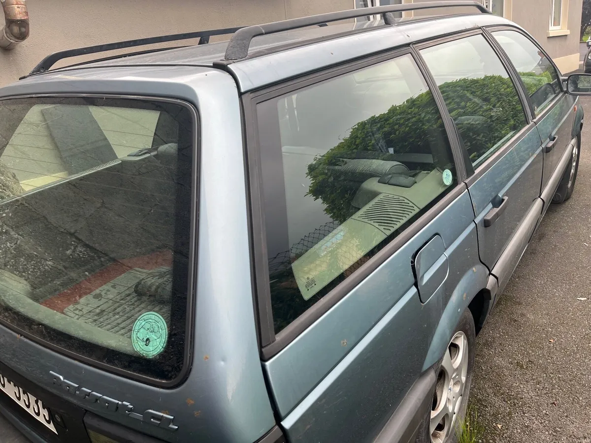 VW Passat Estate B3 CL 1.8 - Image 4