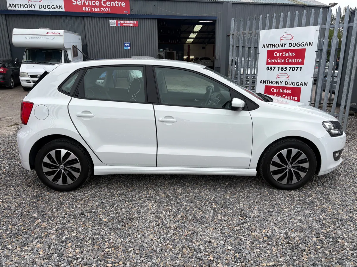 Volkswagen Polo Automatic bluemotion - Image 2