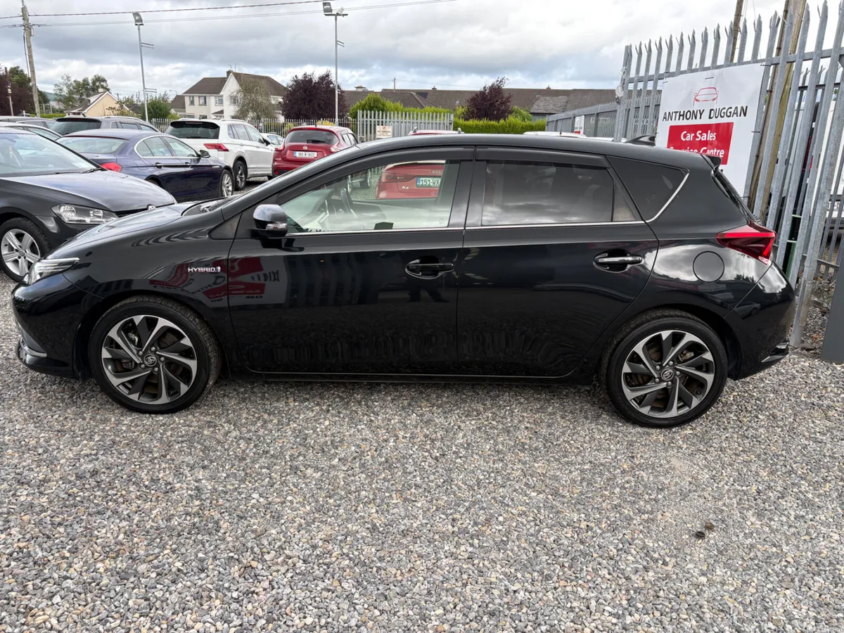Toyota Auris Hybrid - Image 6