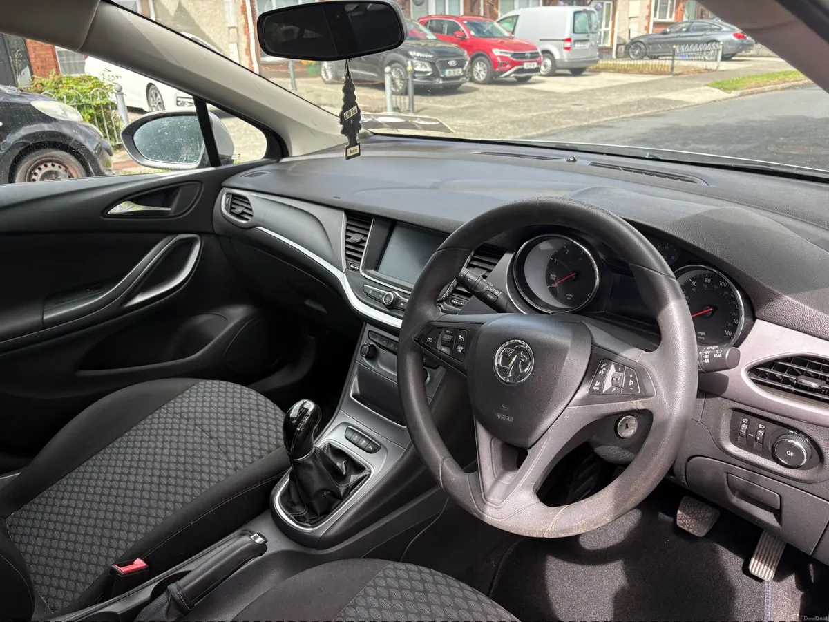 Vauxhall Astra 2017 - Image 4