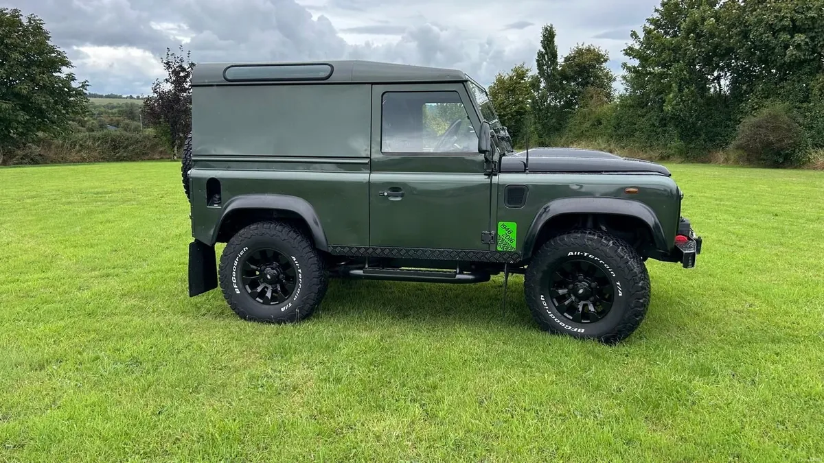 Land Rover Defender 2006 - Image 1