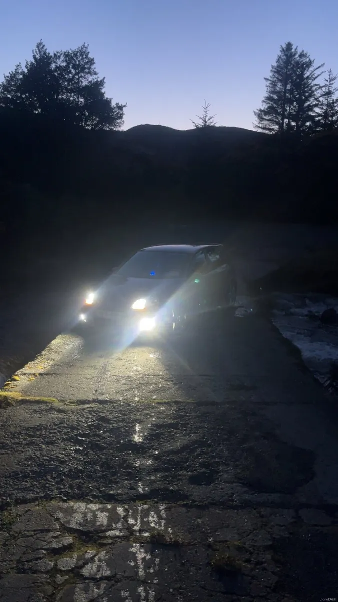 Car - Image 3