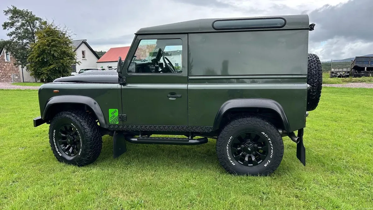 Land Rover Defender 2006 - Image 6