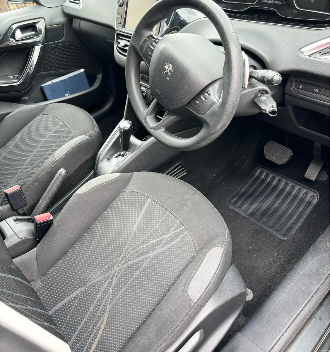 2015 Peugeot 208 AutoMatic - Image 5