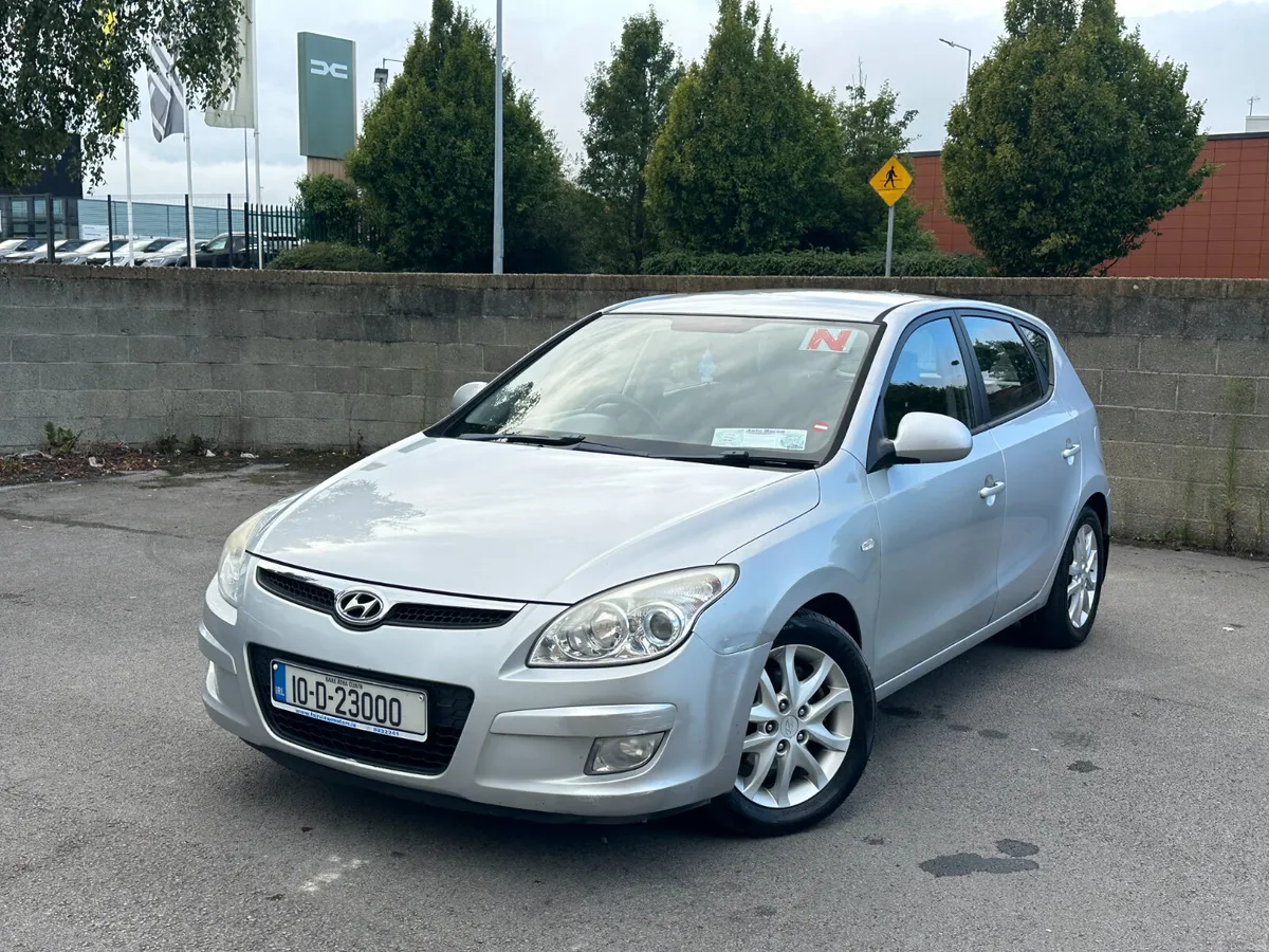Hyundai i30 2010,1.6 CRDi Deluxe+Nct 28-06-27, - Image 1